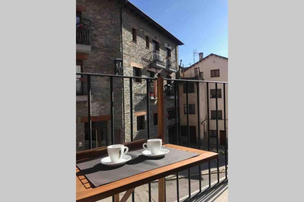 Puigcerda Centro. Acogedor Apartament En El Pueblo Екстер'єр фото